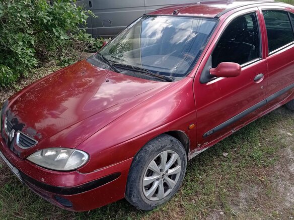 2000 Renault Megane I Рестайлинг, пурпурный, 220000 рублей - вид 8