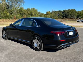2025 Mercedes-Benz Maybach S-Класс 580 II (Z223), чёрный, 23412956 рублей, вид 3