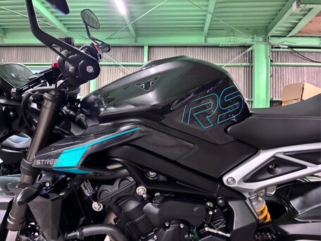 2026 Triumph Street Triple, серый, 1250000 рублей, вид 4
