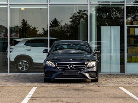 2016 Mercedes-Benz E-Класс 200 V (W213, S213, C238), чёрный, 2695000 рублей, вид 2