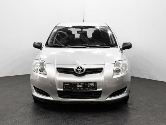 2009 Toyota Auris I, серебристый, 950000 рублей - вид 1