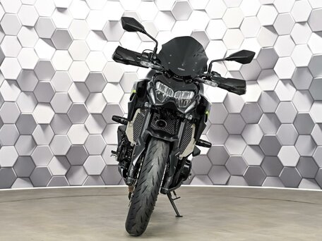 2022 Kawasaki Z 900, чёрный, 999000 рублей, вид 5