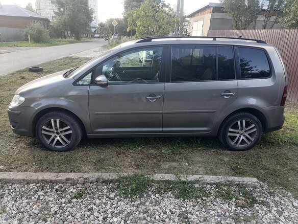 2009 Volkswagen Touran Cross I Рестайлинг, серый - вид 8