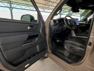 2026 Toyota Tundra CrewMax III, бежевый, 13090000 рублей, вид 3