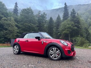 2020 Mini Cabrio JCW John Cooper Works III Рестайлинг, красный, 4000000 рублей, вид 3