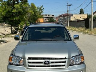2005 Toyota Highlander I (XU20) Рестайлинг, серебристый, 1400000 рублей, вид 1