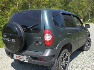 2012 Chevrolet Niva I Рестайлинг, зелёный, 730000 рублей, вид 3