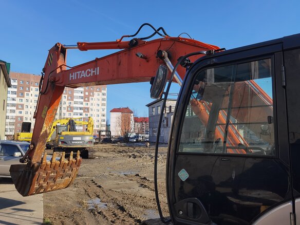 2012 Hitachi ZX200, оранжевый, 4500000 рублей - вид 7
