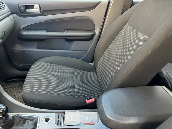 2011 Ford Focus II Рестайлинг, белый, 1000000 рублей - вид 17