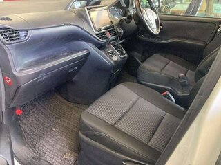 2015 Toyota Noah III (R80), белый, 1700000 рублей, вид 5