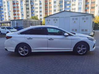 2019 Hyundai Sonata VII (LF) Рестайлинг, белый, 1700000 рублей, вид 2