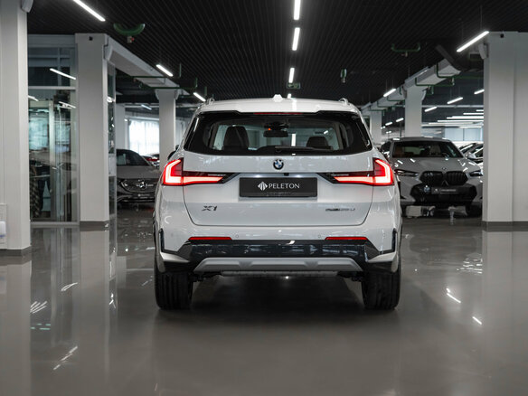 2025 BMW X1 25Li sDrive III (U11/U12), белый - вид 5