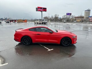 2019 Ford Mustang VI Рестайлинг, красный, 2650000 рублей, вид 4