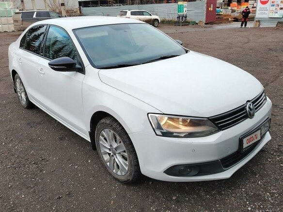 2014 Volkswagen Jetta VI Рестайлинг, белый, 1180000 рублей - вид 1