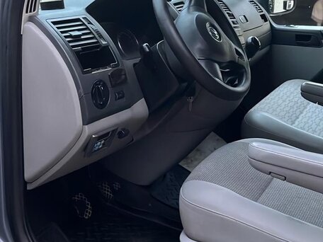 2013 Volkswagen Transporter, серый, 945000 рублей, вид 5