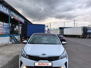 2021 Kia Rio IV Рестайлинг, белый, 1600000 рублей, вид 1