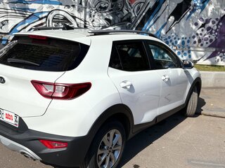 2018 Kia Stonic I, белый, 1650000 рублей, вид 1