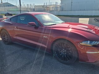 2020 Ford Mustang VI Рестайлинг, красный, 7000000 рублей, вид 3
