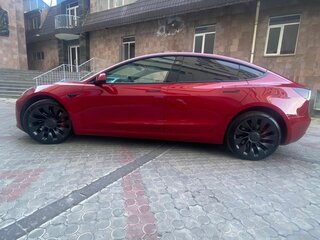2023 Tesla Model 3 Performance I, красный, 2500000 рублей, вид 2