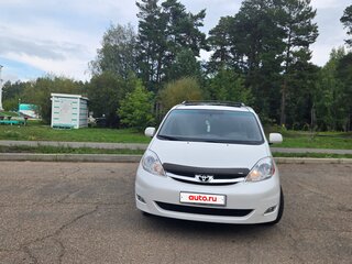 2007 Toyota Sienna II Рестайлинг, белый, 1900000 рублей, вид 1