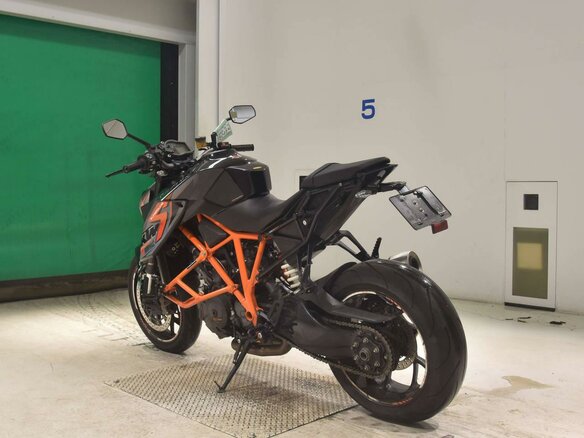 2015 KTM 1290 Super Duke R, чёрный, 899000 рублей - вид 5