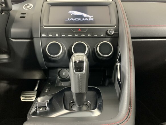 2019 Jaguar E-Pace, белый - вид 15