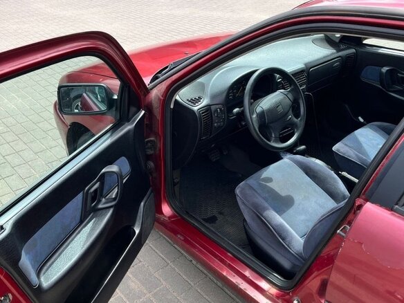 1996 SEAT Cordoba I, красный, 200000 рублей - вид 8