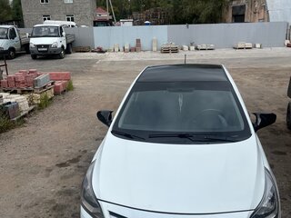 2015 Hyundai Solaris I Рестайлинг, белый, 700000 рублей, вид 3