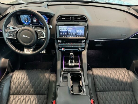2019 Jaguar F-Pace SVR I, чёрный, 8500000 рублей - вид 16