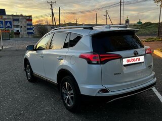2019 Toyota RAV4 IV (XA40) Рестайлинг, белый, 2650000 рублей, вид 3
