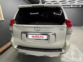 2010 Toyota Land Cruiser Prado 150 Series, белый, 3100000 рублей, вид 3