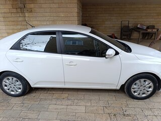 2009 Kia Cerato 4-speed II, белый, 720000 рублей, вид 4