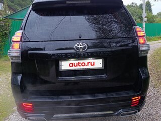 2013 Toyota Land Cruiser Prado 5-speed 150 Series Рестайлинг 1, чёрный, 4100000 рублей, вид 3