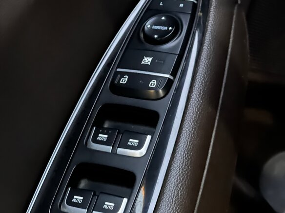 2018 Kia Optima IV Рестайлинг, белый, 2050000 рублей - вид 12