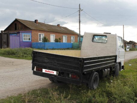 1989 Mazda Titan, белый, 700000 рублей, вид 5