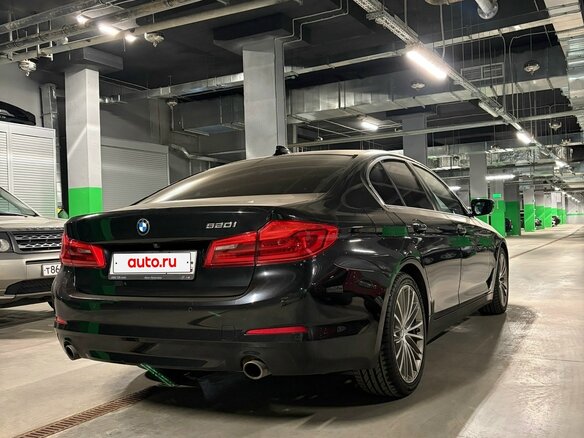 2019 BMW 5 серии 520i VII (G30/G31/G38), чёрный, 2990000 рублей - вид 3