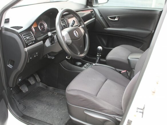 2013 SsangYong Actyon II, белый - вид 17