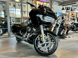 2025 Harley-Davidson Road Glide, чёрный, 3450000 рублей, вид 4