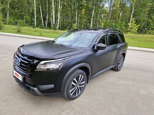 2021 Nissan Pathfinder V, чёрный