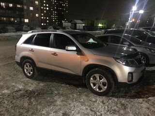 2014 Kia Sorento II Рестайлинг, серебристый, 1999999 рублей, вид 1