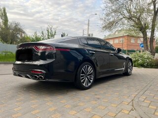2019 Kia Stinger I, чёрный, 2300000 рублей, вид 3