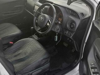 2017 Toyota Vitz III (XP130) Рестайлинг 2, серый, 870000 рублей, вид 4