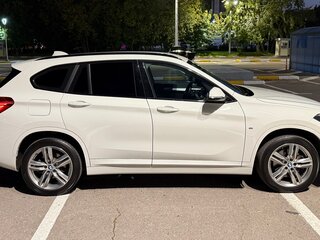 2019 BMW X1 20i xDrive II (F48), белый, 3000000 рублей, вид 2