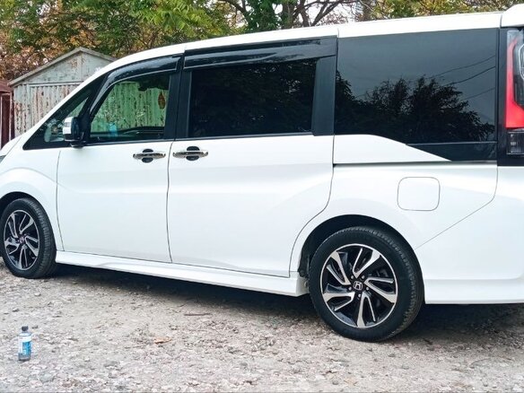 2017 Honda Stepwgn Spada V Рестайлинг, белый, 2699000 рублей - вид 11