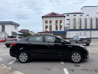 2017 Kia Rio III Рестайлинг, чёрный, 1300000 рублей, вид 5