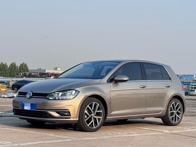 Открыть фотографии: Volkswagen Golf VII Рестайлинг