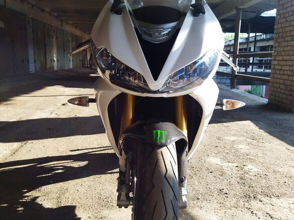 2010 Triumph Daytona 675, белый, 849000 рублей - вид 25