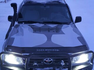 2005 Toyota Land Cruiser 105 100 Series Рестайлинг 2, серебристый, 4000000 рублей, вид 3