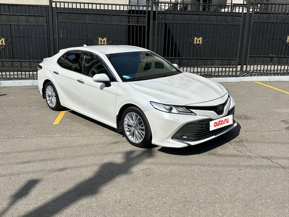 2021 Toyota Camry VIII (XV70), белый, 3050000 рублей - вид 6