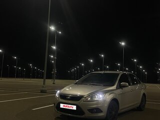 2010 Ford Focus II Рестайлинг, серебристый, 430000 рублей, вид 2